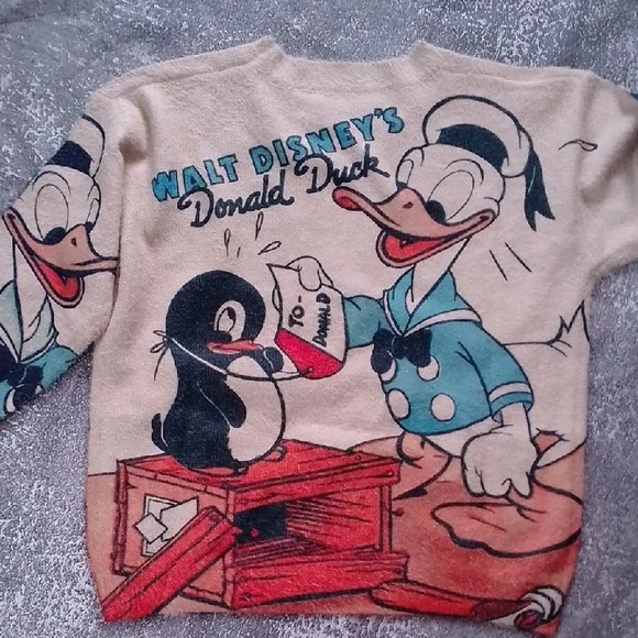 Walt Disney Donald Duck and Penguin Sweater Cream - Picture 7 of 7